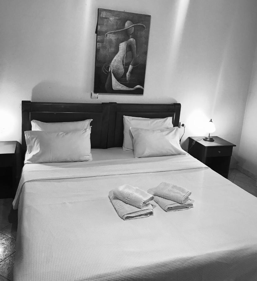 Guesthouse Adonis Loutraki  Exterior photo
