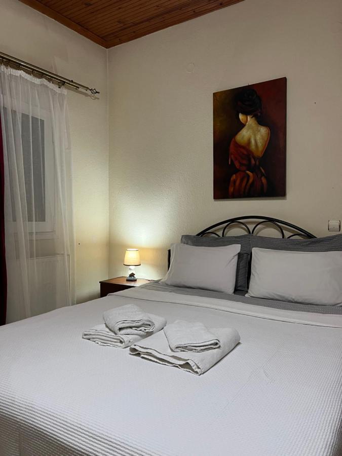 Guesthouse Adonis Loutraki  Exterior photo