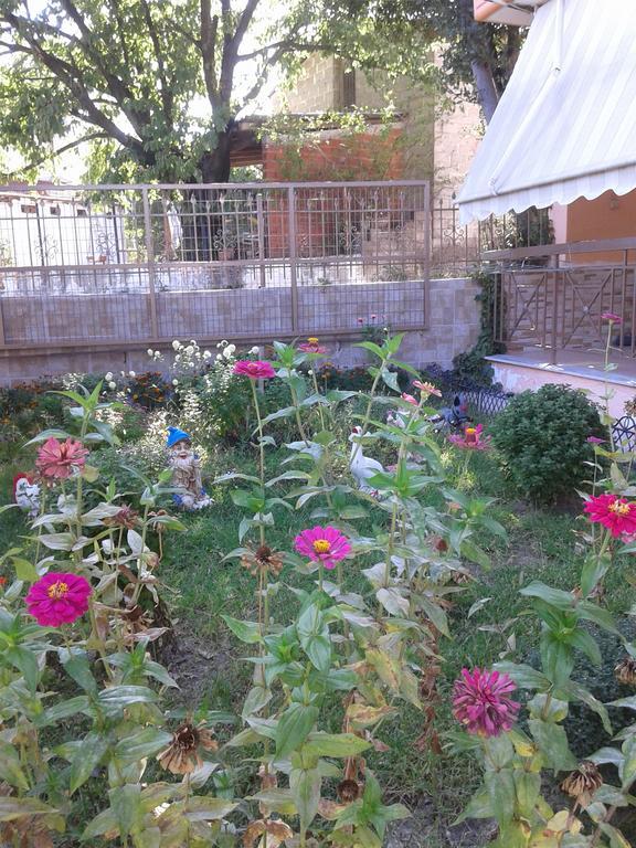 Guesthouse Adonis Loutraki  Exterior photo